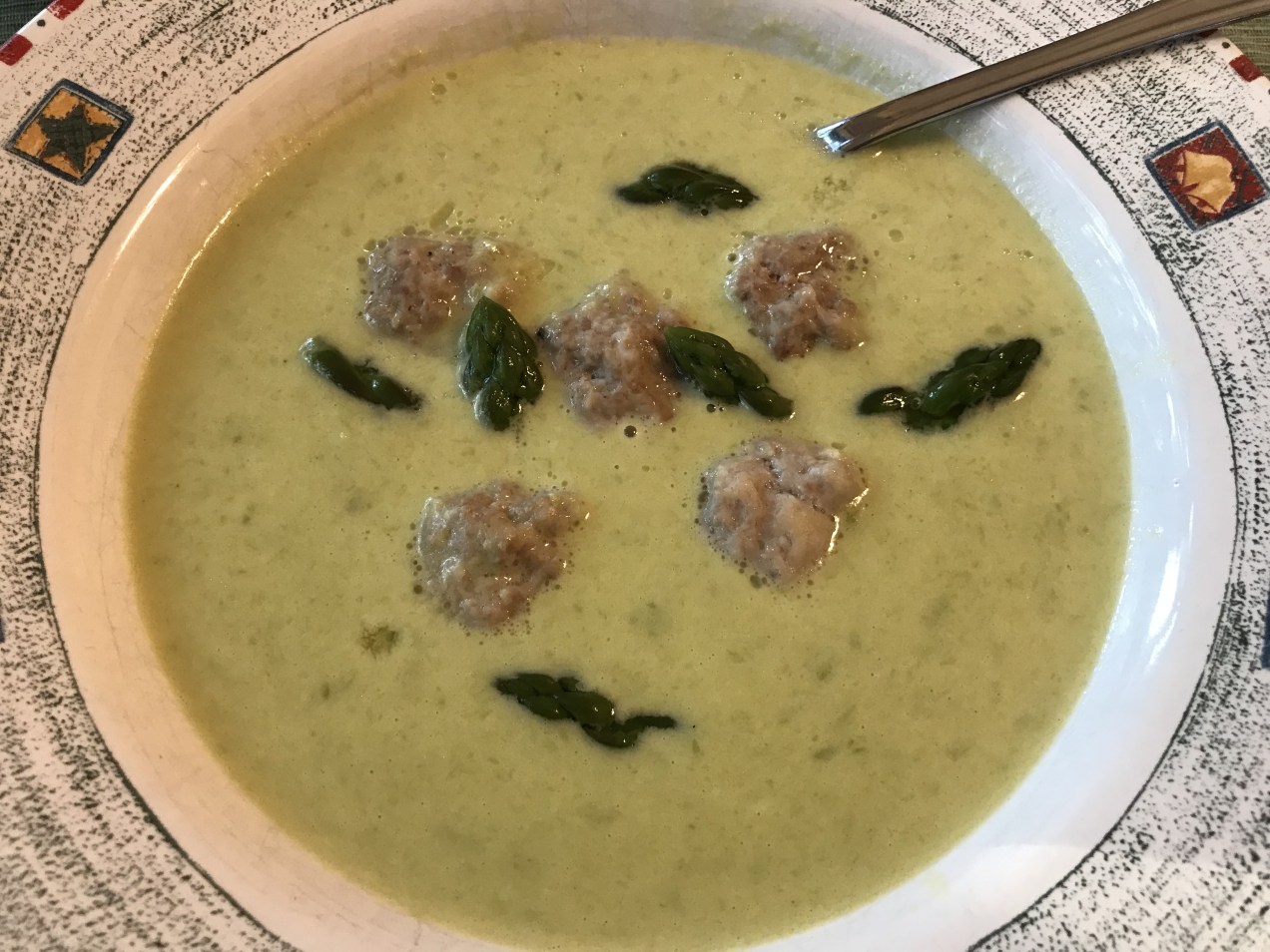 Aspargessuppe - Danish asparagus soup with mock veal dumplings